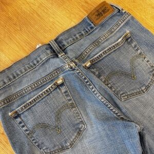 Vintage Levi’s boot cut jeans size 8 short